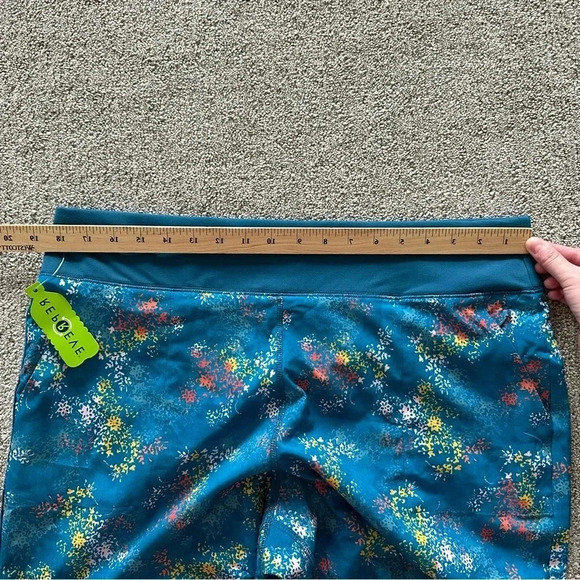 Lands' End Elastic Waist‎ Board Shorts Hybrid Spandex Undershorts Floral Large - Picture 2 of 10